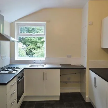 Rent this 2 bed townhouse on Goldthorn Road in Goldthorn Hill, WV2 4PJ