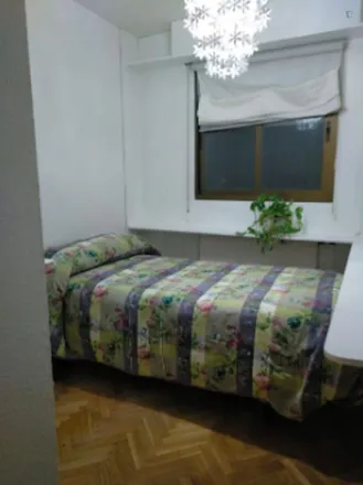 Rent this 5 bed room on Calle Santiago de Compostela in 88, 28029 Madrid