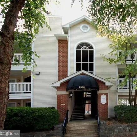 Rent this 1 bed condo on 1527 Lincoln Way in McLean, VA 22102