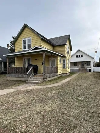 Buy this 1studio house on 214 North 13th Street in Escanaba, MI 49829