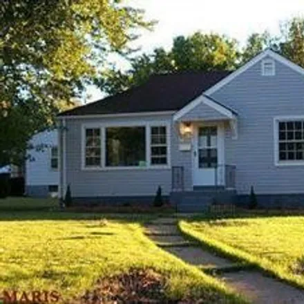 Buy this 2 bed house on 6013 Eaton Drive in Berkeley, Saint Louis County