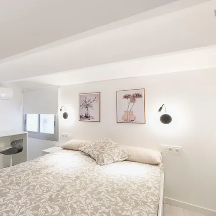 Rent this 2 bed apartment on Carrer de Viladomat in 210, 08029 Barcelona