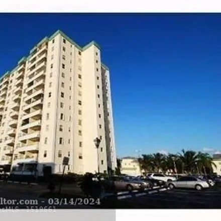 Buy this 1 bed condo on 1817 Northeast 8th Court in Sunrise Key, Fort Lauderdale