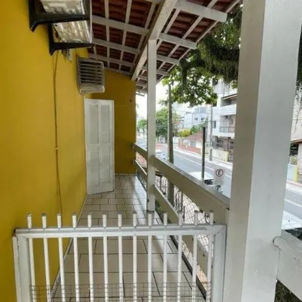 Rent this 4 bed house on Rua 3250 in Centro, Balneário Camboriú - SC