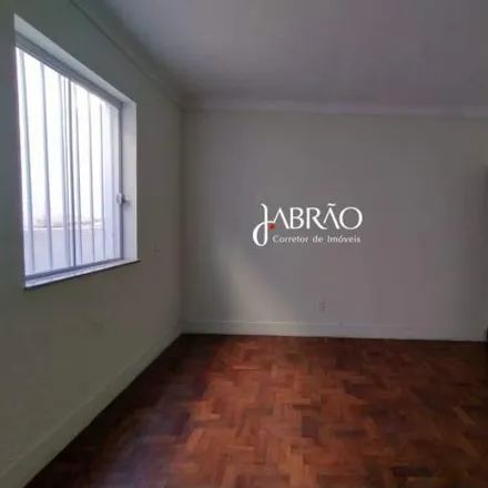 Rent this 2 bed house on Rua Quinze de Novembro in Centro, Barbacena - MG