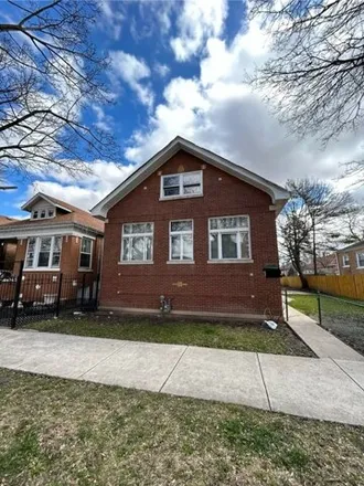 Rent this 3 bed house on 6445 South Troy Street in Chicago, IL 60629