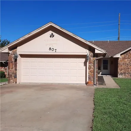 Buy this 3 bed house on 2067 East Remington Street in Shawnee, OK 74801