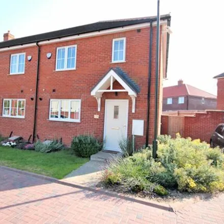 Rent this 3 bed house on Gervase Holles Way in Grimsby, DN33 1BF