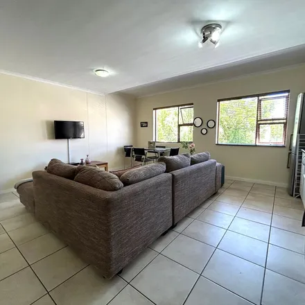 Image 3 - Diep River Police Station, Fairdale Road, Diep River, Western Cape, 7800, South Africa - Apartment for rent