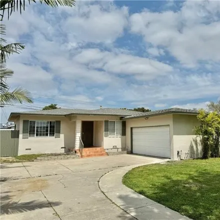 Rent this 3 bed house on 915 West Occidental Street in Santa Ana, CA 92707