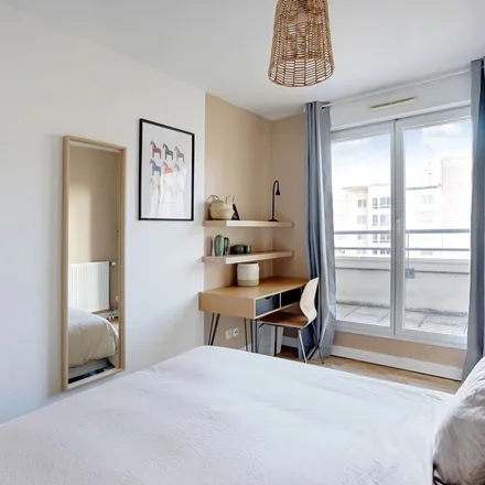 Rent this 1 bed apartment on Gymnase Jacques Ducasse in Boulevard Chastenet de Géry, 94270 Le Kremlin-Bicêtre