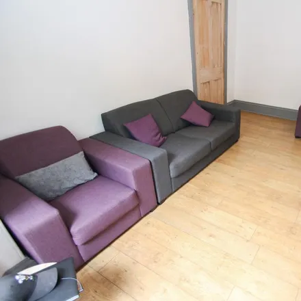 Image 2 - Claremont Terrace, Leeds, LS12 3DS, United Kingdom - Room for rent