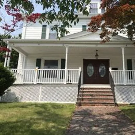 Image 2 - 72 Standish Ave - House for rent