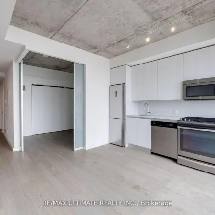 Image 4 - OneEleven Condos, 111 Bathurst Street, Old Toronto, ON M5V 0M9, Canada - Apartment for rent