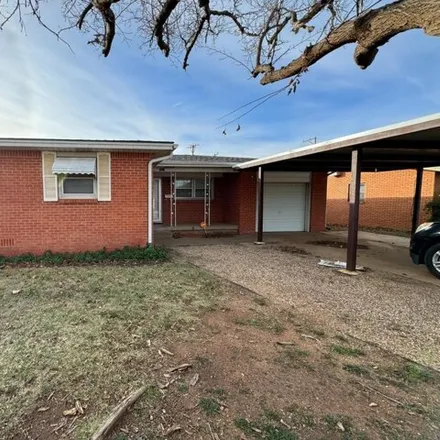 Rent this 3 bed house on 5085 42nd Street in Lubbock, TX 79414