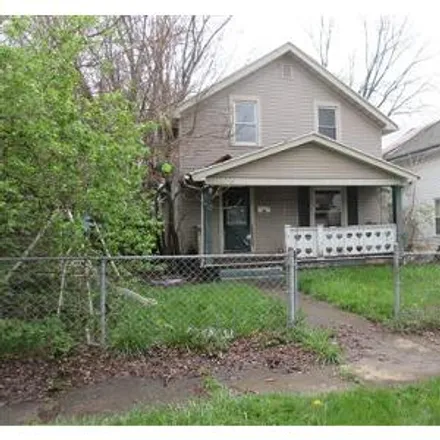 Buy this 3 bed house on 1011 Pine Street in Springfield, OH 45505