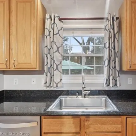 Image 5 - 1094 Parkway Trail, Bloomfield Township, MI 48302, USA - Condo for sale