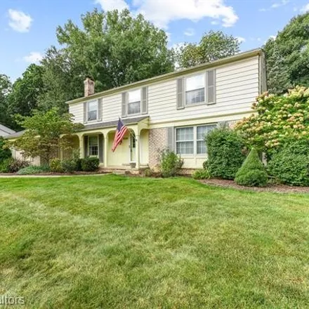 Image 2 - 4824 Hardwoods Drive, West Bloomfield Township, MI 48323, USA - House for sale