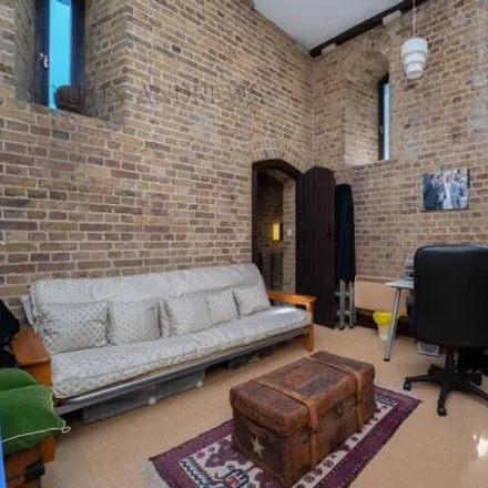 Image 3 - St. Stephen's Court, North Avenue, London, W13 8HX, United Kingdom - Apartment for sale