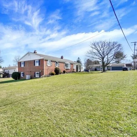 Image 4 - Oakwood Drive, Windsor Township, PA 17356, USA - House for sale
