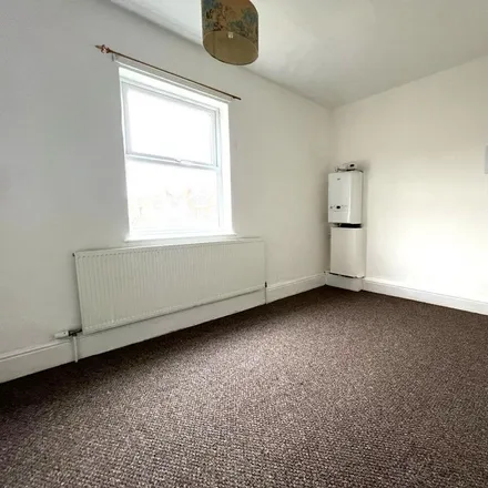 Image 5 - Combe Street, Old Clee, DN35 7DL, United Kingdom - Apartment for rent
