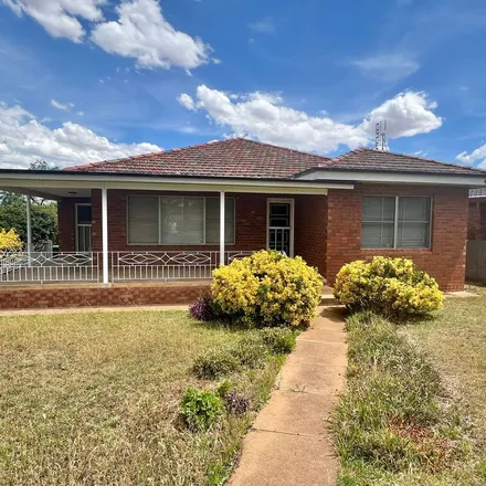 Rent this 3 bed apartment on East Street in Parkes NSW 2870, Australia