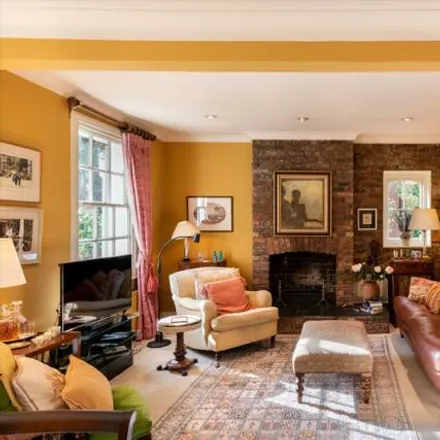Image 7 - 2 Frognal Rise, London, NW3 6RD, United Kingdom - Duplex for sale