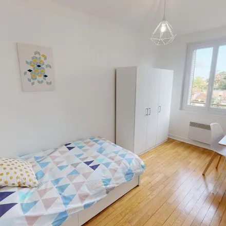 Rent this 3 bed apartment on 83 Cours Richard-Vitton in 69003 Lyon, France