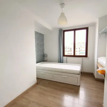 Rent this 3 bed apartment on Mairie des 13e et 14e arrondissements in 72 Rue Paul Coxe, 13014 Marseille
