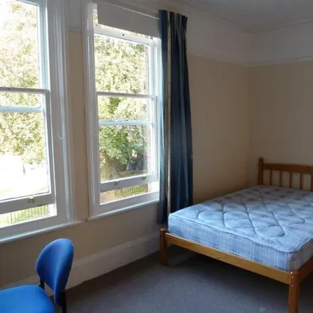 Image 3 - St. Peter's, Playfair Road, Portsmouth, PO5 1EQ, United Kingdom - Townhouse for rent