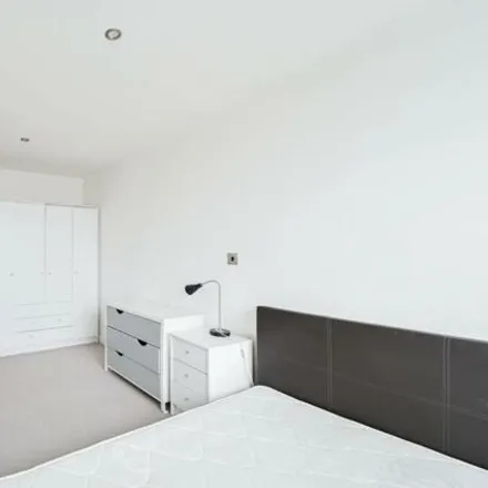 Image 6 - Webb House, 3 Trevithick Way, Bromley-by-Bow, London, E3 3GB, United Kingdom - Apartment for sale