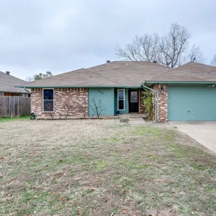 Buy this 3 bed house on 957 Choctaw Ridge Road in Midwest City, OK 73130