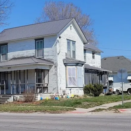 Buy this 5 bed house on 110 East Elm Street in Sigourney, IA 52591