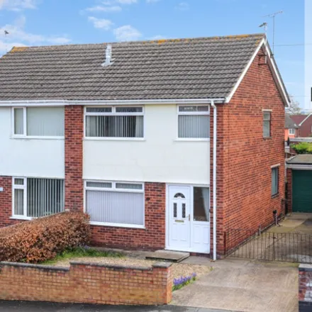 Buy this 3 bed duplex on York Road in Connah's Quay, CH5 4YF