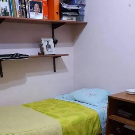 Rent this 3 bed room on Rua Dom Pedro V 92 in 4430-158 Vila Nova de Gaia, Portugal