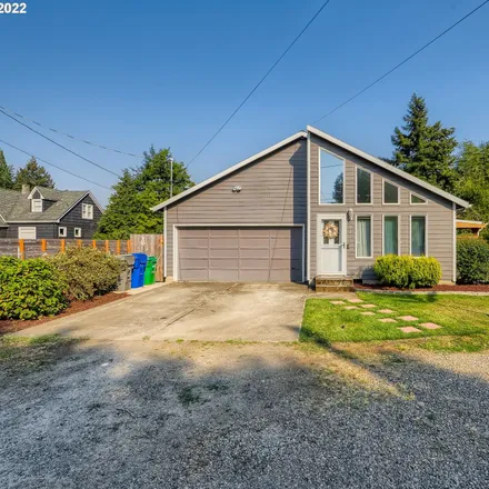 Buy this 3 bed house on 8412 Southeast 89th Avenue in Portland, OR 97266