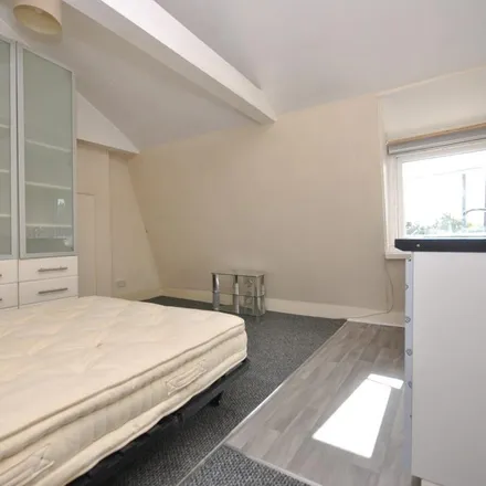Image 2 - 60 De Laune Street, London, SE17 3UT, United Kingdom - Apartment for rent