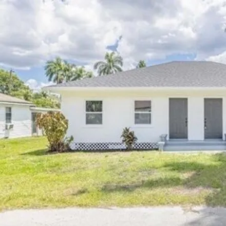 Rent this 2 bed house on 10 Lake Street in Caloosa Mobile Home Village, North Fort Myers
