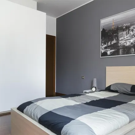 Image 4 - Via Felice Perussia, 20141 Milan MI, Italy - Room for rent
