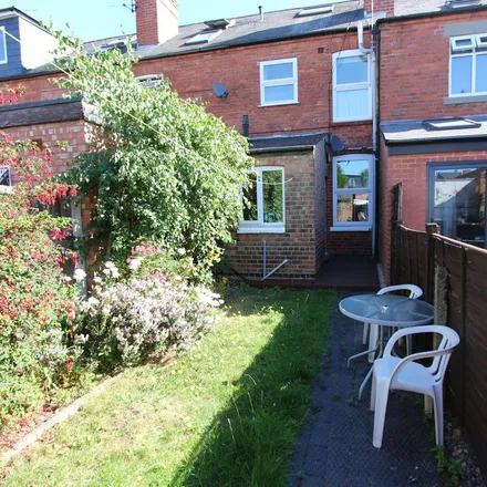 Image 3 - 2 Collin Street, Beeston, NG9 1EW, United Kingdom - Townhouse for rent