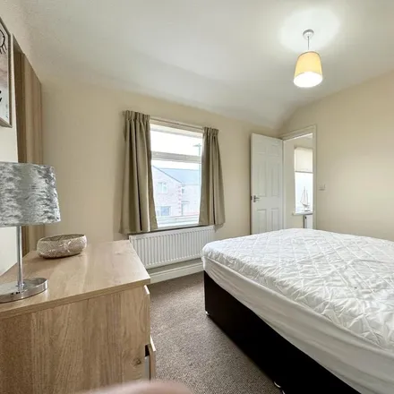 Image 2 - Birch Avenue, Carcroft, DN6 8HX, United Kingdom - Room for rent
