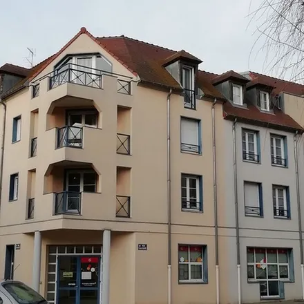 Rent this 3 bed apartment on 4 Rue Louis Blanc in 03000 Moulins, France