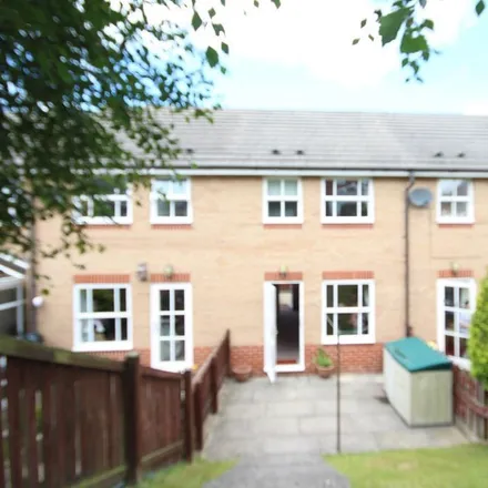 Rent this 2 bed townhouse on Tinkler Stile in Wrose, BD10 8WB