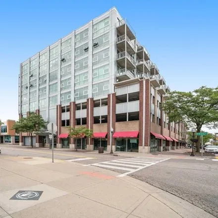 Rent this 1 bed condo on 164 West 5th Street in Royal Oak, MI 48067