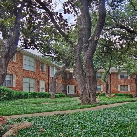 Rent this 2 bed condo on 3031 Mahanna Springs Drive in Dallas, TX 75235