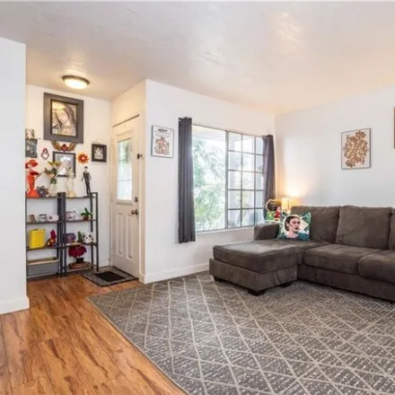 Image 8 - 13698 Bombay Street, Los Angeles, CA 91340, USA - House for sale
