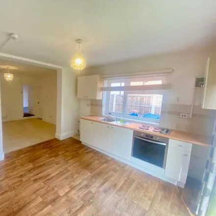 Image 1 - Charnwood Grove, West Bridgford, NG2 7NT, United Kingdom - Apartment for rent