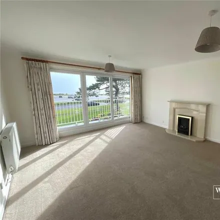 Image 5 - Exeter Court, Highcliffe, Dorset, Bh23 - Room for rent