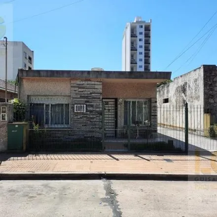 Image 2 - Avenida 14 - Juan Domingo Perón 4603, Partido de Berazategui, B1880 BFA Berazategui, Argentina - House for sale