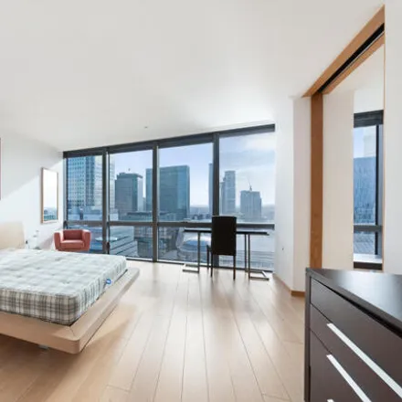 Image 9 - Platform 4, North Quay, Canary Wharf, London, E14 4AL, United Kingdom - Apartment for rent